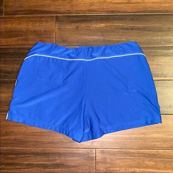 Nike Ladies Shorts   - Picture 3 of 3